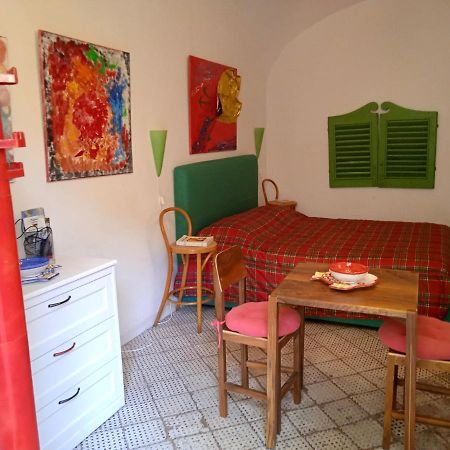 Il Cortiletto, Spazio Alla Fantasia Nápoles Exterior foto