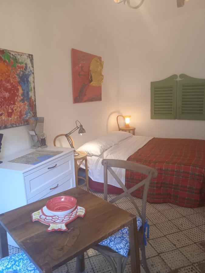 Il Cortiletto, Spazio Alla Fantasia Nápoles Exterior foto